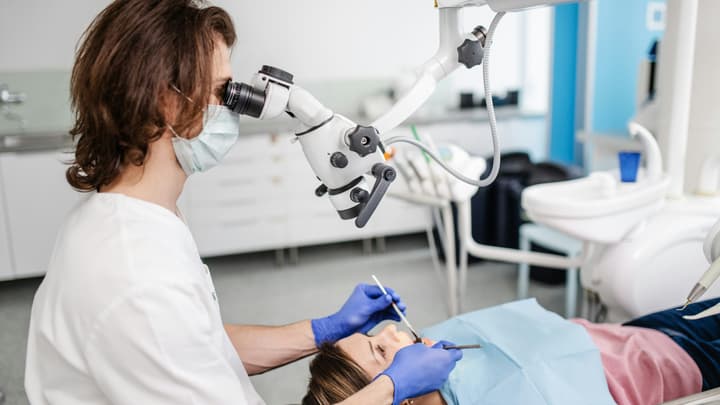 EKUZ a stomatologia — co pokrywa, czego nie