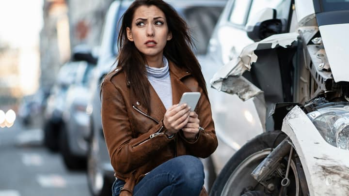 EKUZ a wypadek samochodowy za granicą — leczenie i odszkodowanie