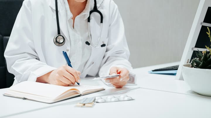 Lekarz/szpital nie uznaje EKUZ — co robić w 2026