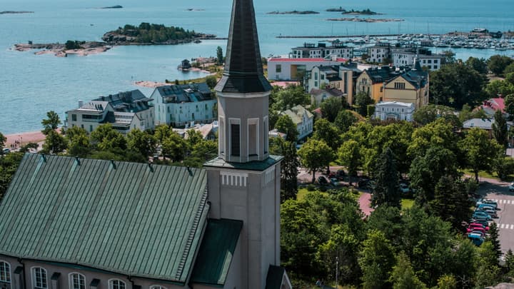 Jak wyrobić kartę EKUZ do Finlandii? Co obejmuje?