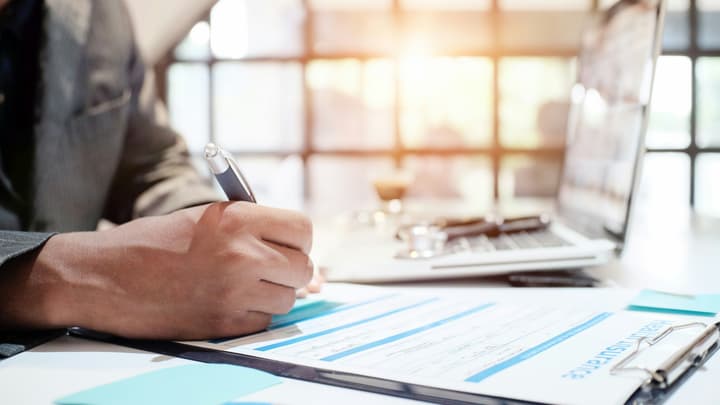 NFZ odmówił wydania EKUZ — przyczyny i odwołanie 2026