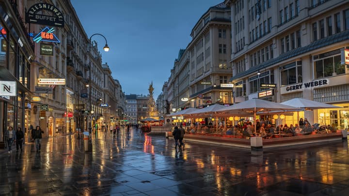 Koniec naklejek w Austrii — od 2027 wyłącznie e-winieta cyfrowa