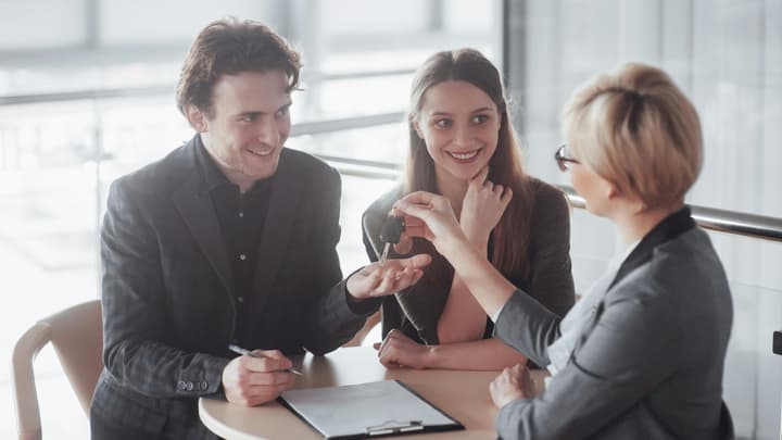 Umowa kupna sprzedaży samochodu