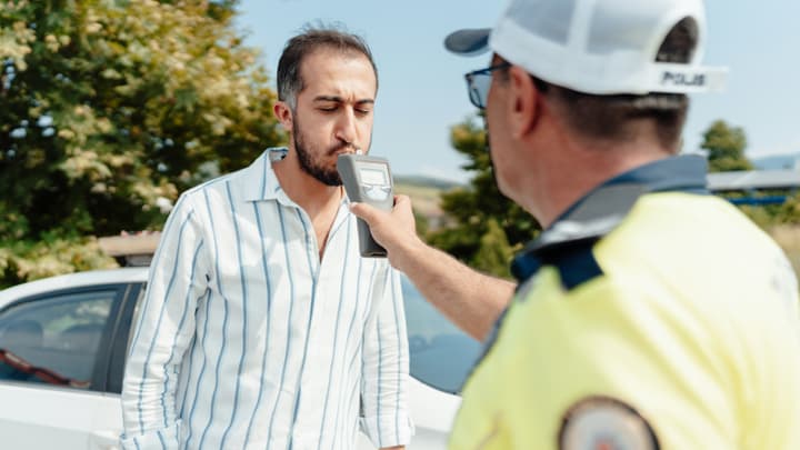 Wirtualny alkomat – co to jest i jak działa? Czy jego wynik jest wiarygodny?