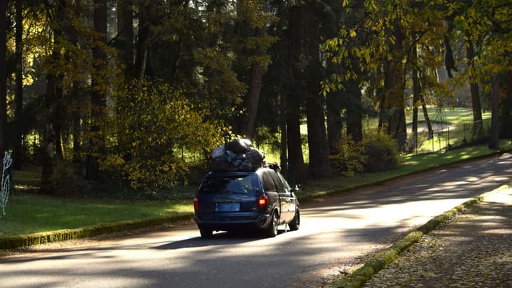 Dodatkowe polisy komunikacyjne – co można ubezpieczyć?