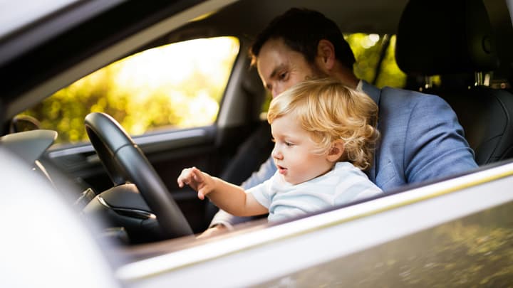 Młody kierowca jako współwłaściciel pojazdu – jak taka praktyka wpływa na składkę ubezpieczenia OC?