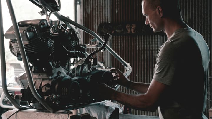 Tanie AC – czy dobre ubezpieczenie musi kosztować krocie?