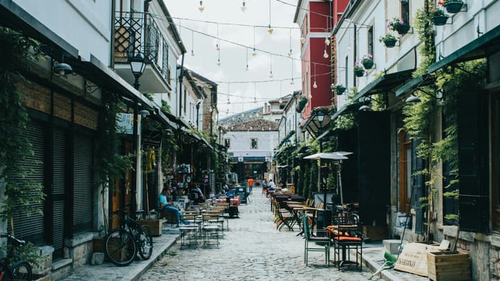 Wakacje w Albanii a koronawirus. Zasady wjazdu i obostrzenia