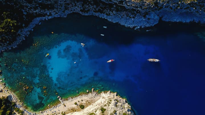 Wyspy chorwackie — którą wybrać? Kompletny przewodnik 2026