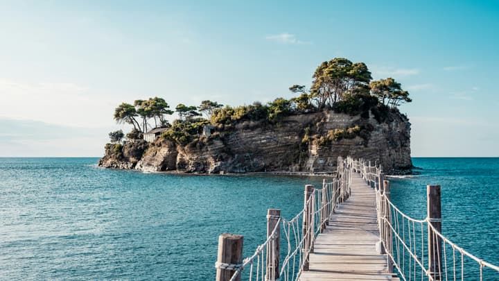 Zakynthos — wyspa żółwi i Plaży Wraku. Przewodnik 2026