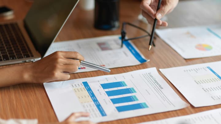 Porównania i rankingi destynacji