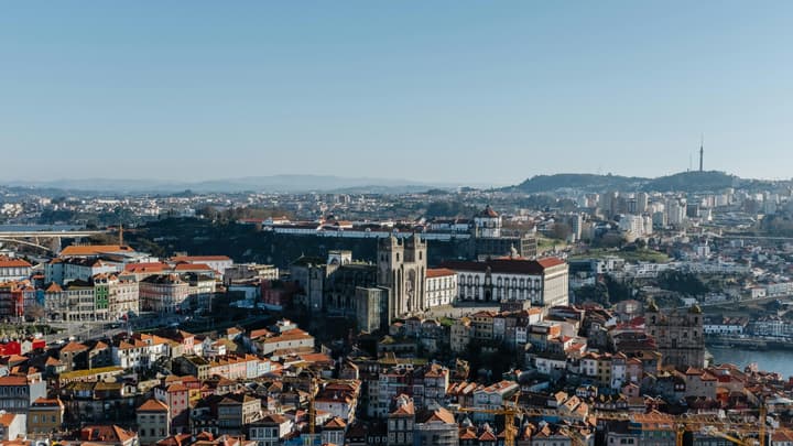 Jak wybrać ubezpieczenie turystyczne do Portugalii?