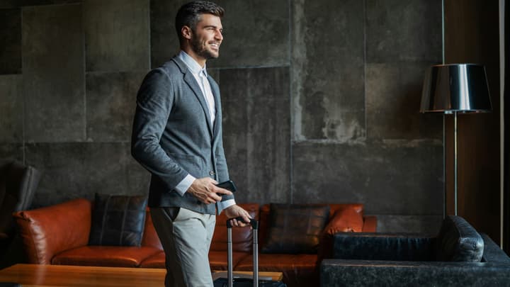 Praca za granicą - jakie ubezpieczenie wybrać? ubezpieczenie podróży służbowej, a polisa turystyczna