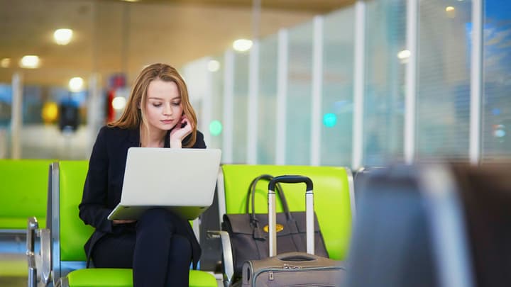 Jak ubezpieczyć sprzęt elektroniczny na czas podróży?